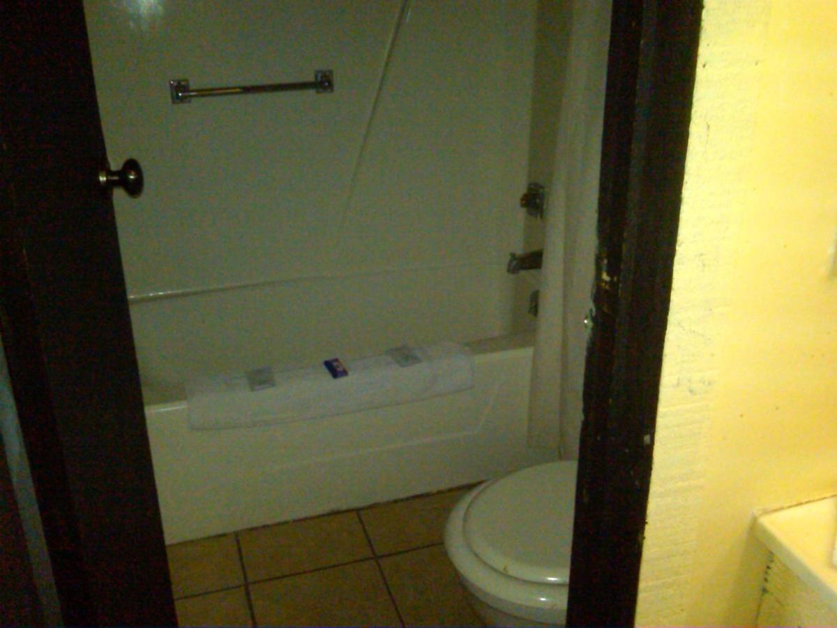 Knights Inn - Battle Creek Room photo